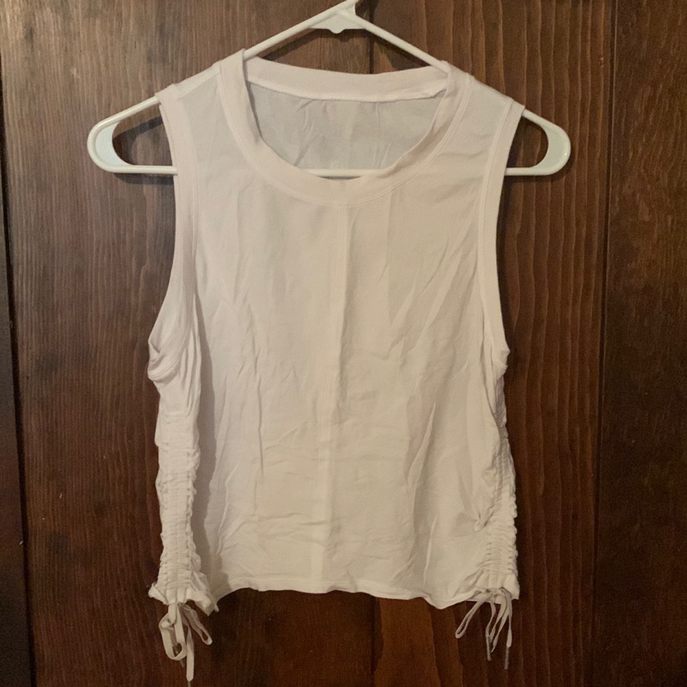 Lululemon Cropped adjustable tie tank top